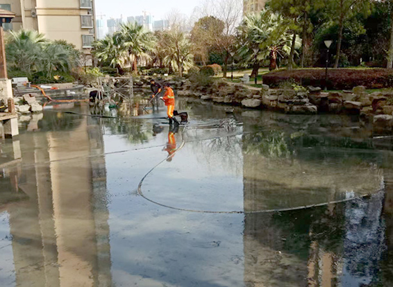 三乡镇景观池淤泥清理